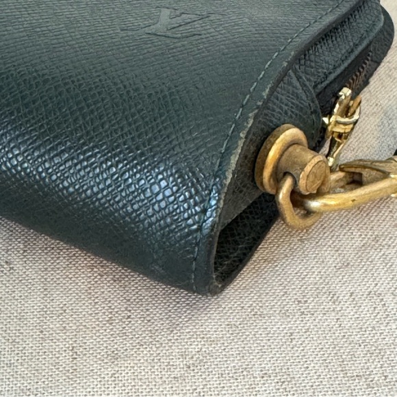 Louis Vuitton Vintage Green Taiga Pochette Orsay Clutch - Picture 7 of 16